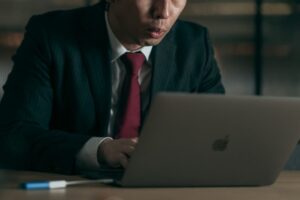 Xの社長「ちょっと聞いて、有給を年間20日使おうとする人どう思います？」