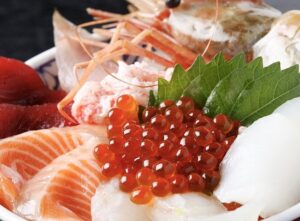 【画像】海鮮丼『1650円の海鮮丼がこちらw』←苦言の嵐で草