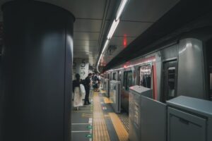 【画像】「電車になかやまきんに君いたｗ」ﾊﾟｼｬ