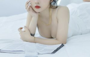【画像】Z世代の女の子、小顔が限界突破