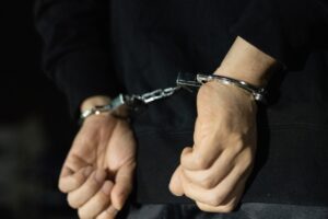 【画像】新人女性刑事、おっぱいが大きい