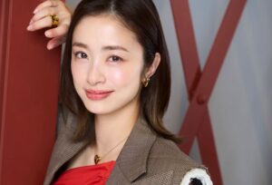 【画像】上戸彩、両隣にバケモノを置いて自分を引き立たせる卑怯者だった
