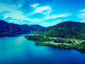 【画像】まるでお前らが考えたようなバカみたいな名前の湖が発見されるｗｗｗｗｗｗｗ