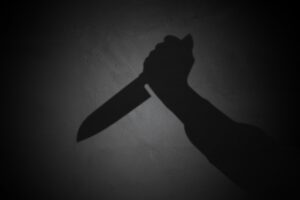 【悲報】マンションで19歳女性が胸に刃物が刺さった状態で死亡しているのが見つかる