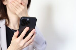 【悲報】「殺されている、食べられている」半狂乱で父に電話した娘