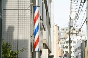 近所の千円カットの接客ヤバすぎワロタ・・・