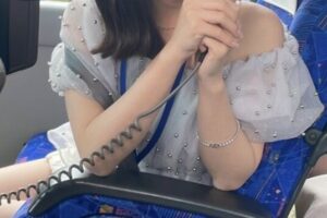 このバスツアー、えっちすぎるwwwwwwwww