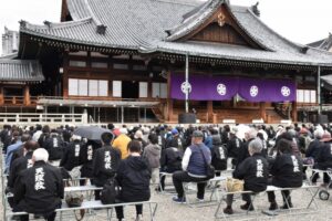 【画像】新興宗教「天理教」の信者たちの光景ｗｗｗｗｗｗ