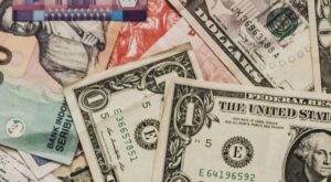 国民年金『40年納めて月6万円です』厚生年金「38年納めて月24万円です(笑)」←これwwww