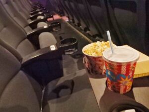 映画館の「トイレに隠れてれば1日中映画見放題」とかいうバグｗｗｗｗｗｗｗ