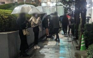 【衝撃】立ちんぼ女子が一斉摘発された原因、やはり男だった…