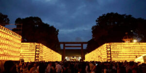 【画像】美人過ぎる議員のさとうさおりさん、靖国神社で踊るｗｗｗｗｗｗ