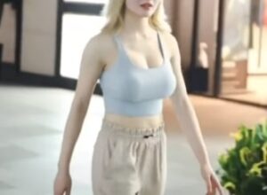 【動画】女さん、いつシコられてもおかしくない姿で街中を闊歩