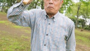 【悲報】ワイの認知症婆、腹を立てて洗濯カゴを投げまくってる模様