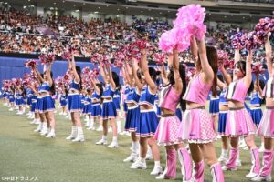 【画像】チアドラゴンズの女の子、エッチな上に可愛い