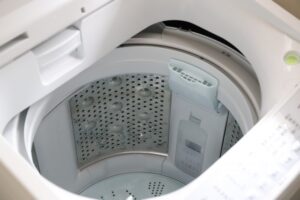 【画像】洗濯機の底から謎の基板が出てきたｗｗｗｗｗｗｗｗ