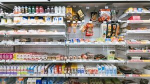 コンビニバイト歴6年以上ワイ、客の異変に気づく
