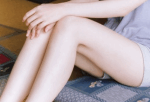 【画像】美人モデルさん、恥辱すぎる衣装でパシャリwwwww