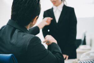 【画像】なんJ民、パワハラ防止ポスターに出現