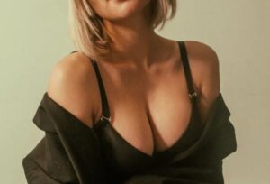 「乳首ﾋﾞﾝﾋﾞﾝ党💕」の政策、ヤバすぎるｗｗｗｗｗｗ