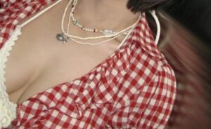 【動画】爆乳アイドルと踊るダンサー、ぷるぷるおっぱいに我慢できずｗｗｗｗｗｗｗ