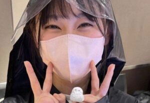 トップアイドル山下瞳月、楽屋画像にタバコが写り込んでしまうwwwwww
