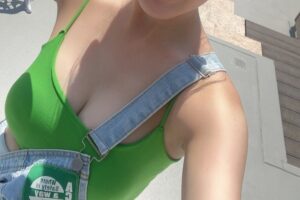 【速報】デカ乳アイドルさん、ピチピチTシャツを着用