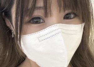 年齢非公開の女性配信者の『顔』見せるから年齢予想しろwwwww