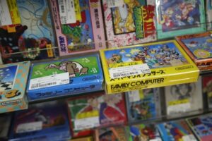 【画像】お前らが子供の頃に通ってたようなノスタルジックなゲームショップ、見つかる