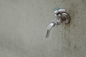 【悲報】朝の水道水、マジで危険だったｗｗｗｗｗｗｗｗｗｗｗ