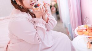【画像】VTuberさん、ムチムチ女が映ってしまう放送事故ｗｗｗｗｗｗｗ