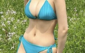 巨乳アイドルさん、うっかりデカ乳を公開wwwwwwwww