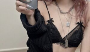 女性声優、うっかり胸チラwwwwwwwwww