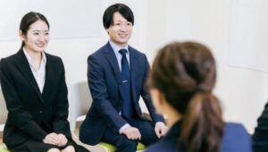 面接官『おっぱいを英語で何と言いますか？』お前ら『バスト』