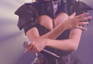 地下アイドル、Gカップを極限まで出してしまうwwwwwwwwwwwwww