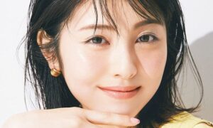 【画像】浜辺美波さん、ドスケベボディの写真集発売イベントに登場ｗｗｗｗｗｗｗ