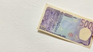 【画像】5000円札、冷静に見たら凄まじい顔で草