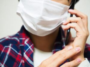 🤢「仕事休みます・・・はい・・・はい・・・失礼します」