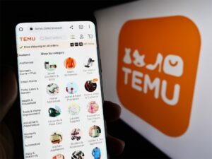 【画像】TEMUでハンガーラック買ったらゴミ送られてきたｗｗｗｗｗｗｗ