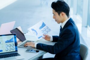 【悲報】AIのせいで「事務職」が数年以内に消滅！オフィスでPCカタカタやってるお前、クビですｗ