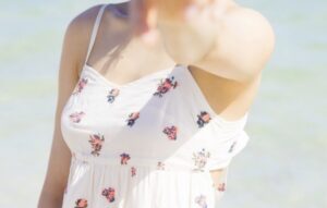 【画像】人気コスプレイヤーのえなこ、乳房のハリが最高wwwwwwww