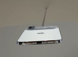 【朗報】iPhone17air、想像より薄いWWWWWWWWWWW