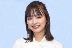 【画像】内田理央さん、なぜかケツ穴丸見えおパンツの卑猥な恰好をさせられる