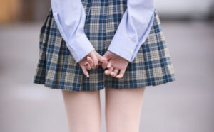 JKのケツ揉んだら捕まるって良く考えたらおかしいよな