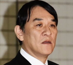 【画像】ピエール瀧ちゃんのバッティングフォームwwwwwwwwww