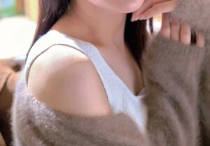 【画像】女性芸人さん、ノースリーブで色白四肢を丸出しwwwwww