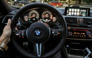 【画像】軽自動車とBMWのコンパクトカーが正面衝突した結果・・・