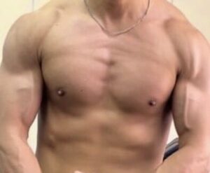 【画像】コロチキ西野の現在の肉体wwwwwwwwwww