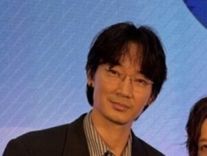 【画像】綾野剛、意外と巨人だったwwwwwwww