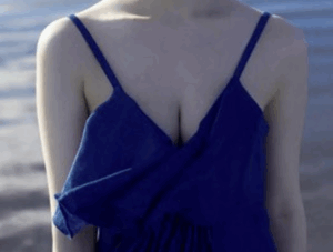 【動画】女子高生、彼氏との『舌入れキス』を激写されるwwwwwwwwww